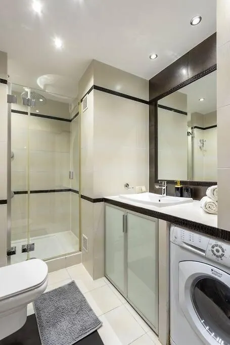 Urban Chic - One Bedroom Apartment -Luxury Warsaw Stays - Grzybowska 5 Poland