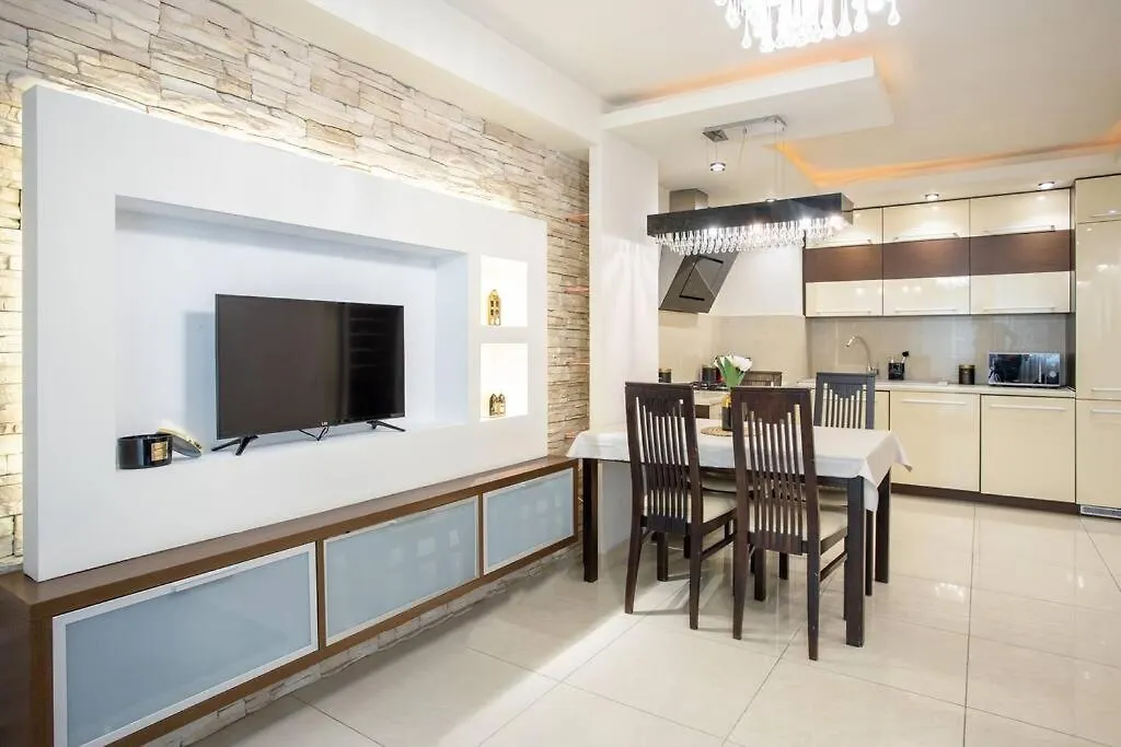 Urban Chic - One Bedroom Apartment -Luxury Warsaw Stays - Grzybowska 5